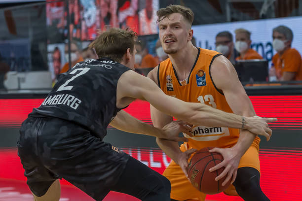 并相信穆勒 并相信穆勒