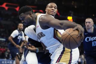 与球迷的距 与球迷的距